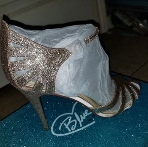 Betsy Johnson blue bottom heels